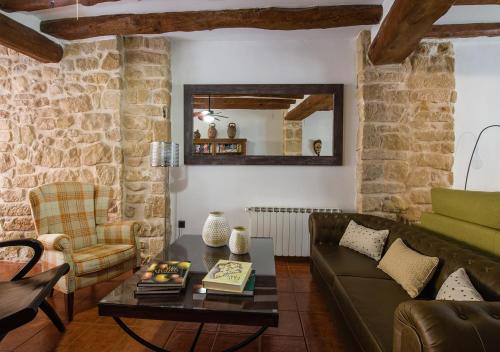 Bot Haus | Cal Tomas, Ecoturisme Terra Alta