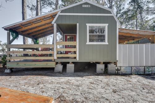 Sunset Beach Wohnung | Calabash Studio Cabin, 4 Mi to Sunset Beach!