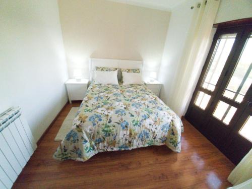 Nossa Senhora do Populo Wohnung | Caldas da Rainha's Green & Brown