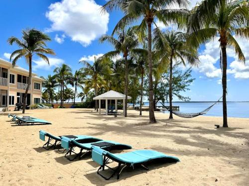 Rum Point Haus | Callie Kai at Kaibo Yacht Club