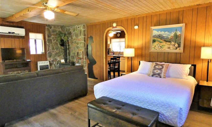 Sierra Vista Southeast Kabine | Calling all Ramsey Canyon birders and nature lovers to Ramsey Canyon Retreat