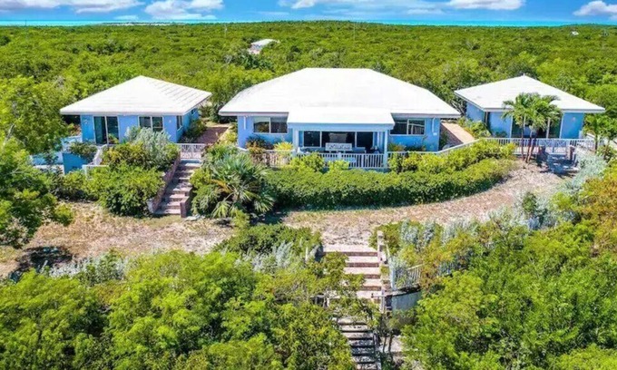 Hartswell Haus | Calypso Hill main house