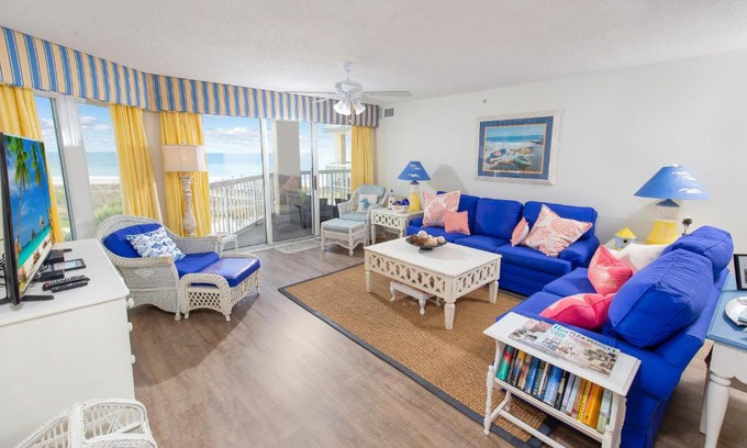 Litchfield by the Sea Haus | Cambridge 301 OV 3BR3BA wKitchen & Balcony