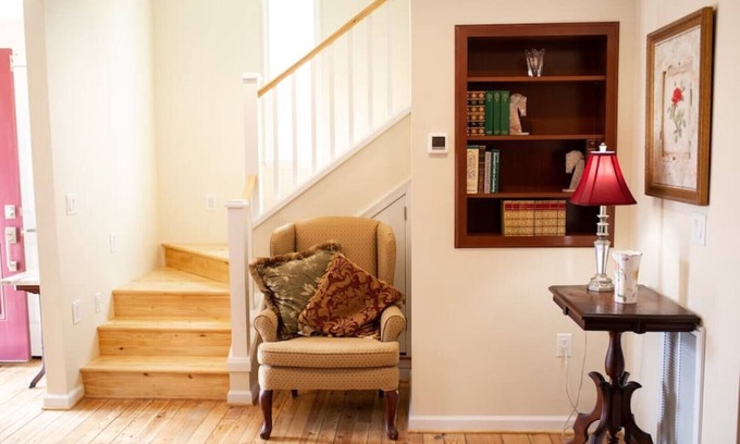 Winchester Haus | Cameron Charmer pristine downtown apt with double master suites