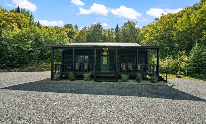 Rangeley Plantation Haus | Camp 17 | Private | Renovated Summer 2025