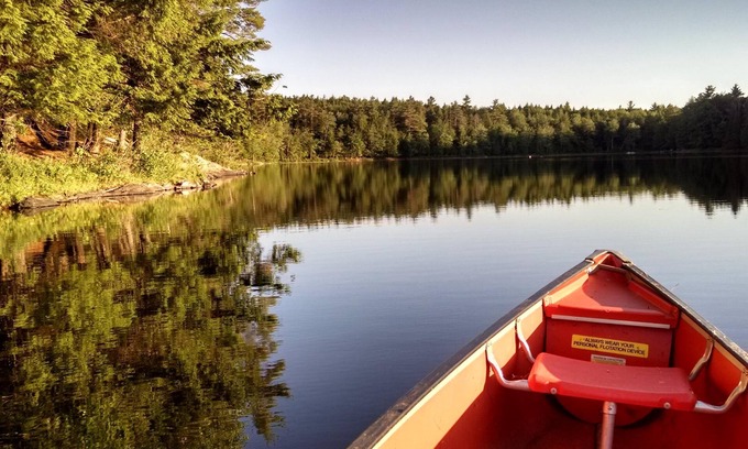 Sidney Hütte | Camp Betty 'Lakeside Retreat