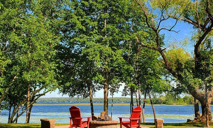 Alexandria Kabine | Camper on Lake Ida! Private Lakefront Lot!