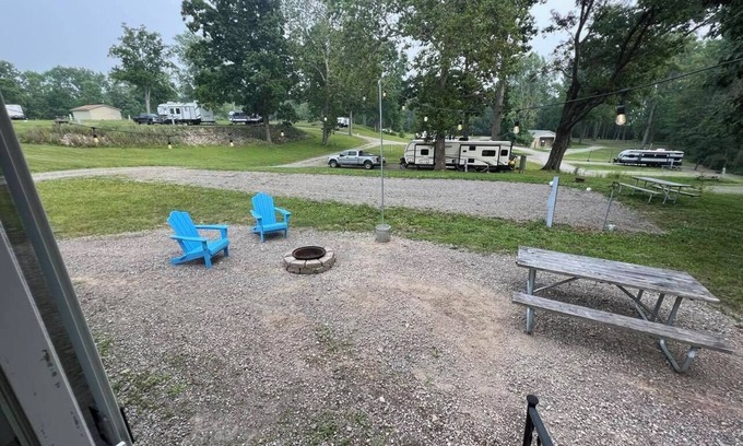 East Liberty Wohnung | Campground Tiny Home #46