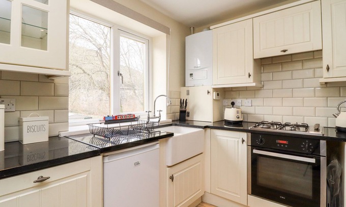 Walsden Hütte | Canal View