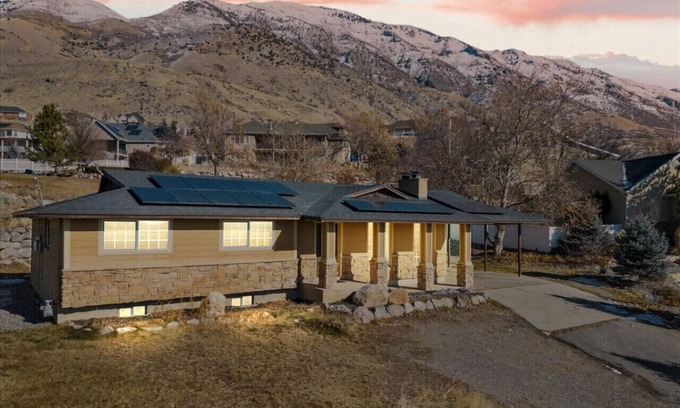 Cedar Hills Haus | Canyon Ridge Getaway | Arcade| View | Free Massage