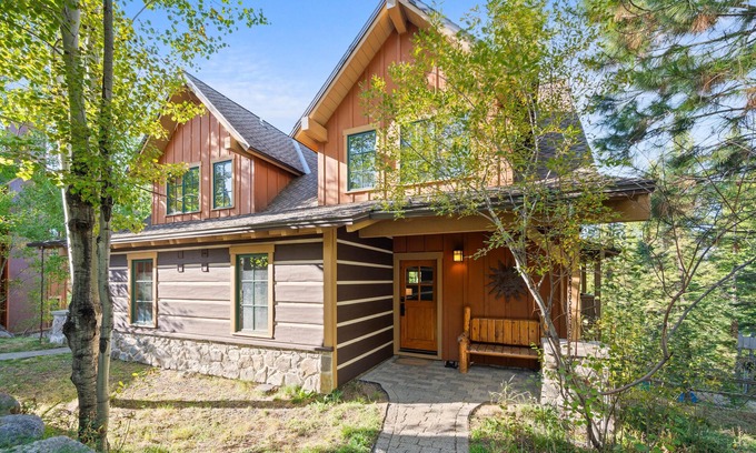 Tamarack Resort Haus | Canyon View Town Home | Ski-in Ski-out