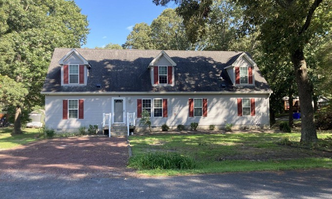 Rehoboth Beach Hütte | Cape Cod in Rehoboth Beach, Pet Friendly