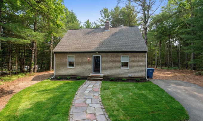 East Falmouth Haus | Cape Escape: Beaches and Bonfires with King bed