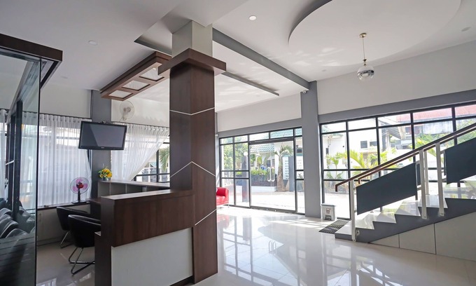 Banda Aceh Hotel | Super OYO Capital O 92096 Kuala Ulee Lheue Residence Syariah