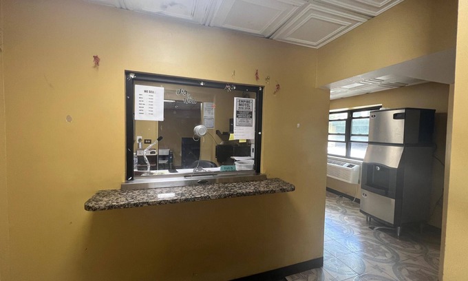 Greater Grand Crossing Hotel | Capital O Empire Motel Chicago I-94