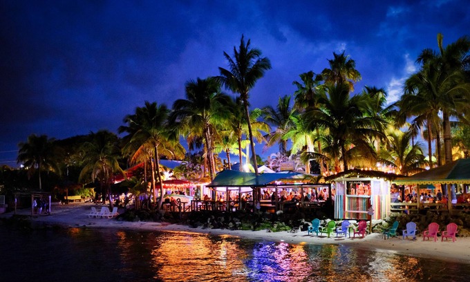 Sebastian Resort | Capt Hiram's Resort