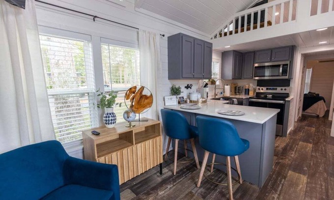 Dover Haus | Captain's Quarters ("In The Pines" at KY Lake) | 109 Pine Grove Lane, Dover, TN 37058