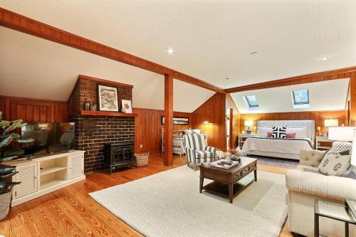 Historic Downtown Savannah Wohnung | Captain's Quarters on Lafayette