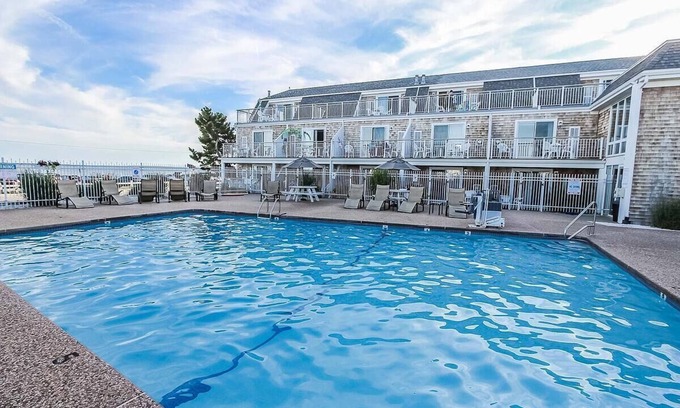 Falmouth Heights Resort | Suite mit 2 Schlafzimmern und Meerblick im Captain's Quarters Resort