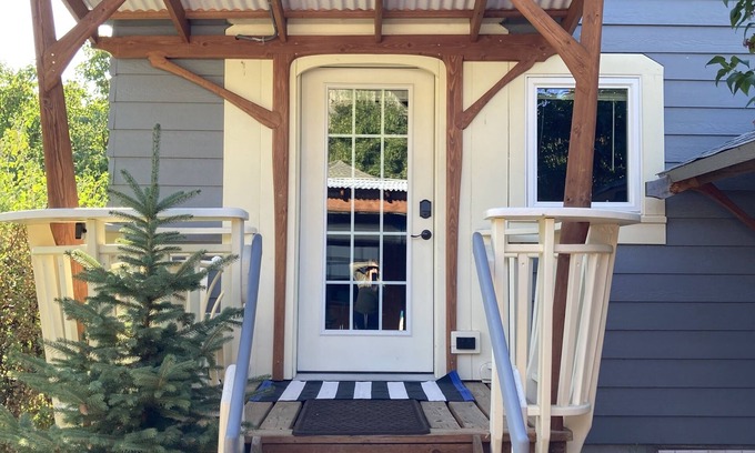 University District Haus | Captain's Quarters