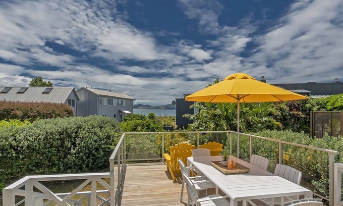 Cooks Beach Hütte | Captains Bach @ Cooks - Ferienwohnung im Obergeschoss