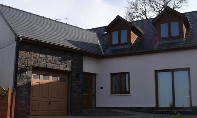 Pencader Haus | Captivating 4-Bed House in west Wales