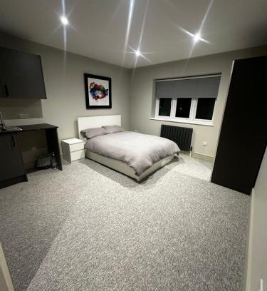 Waltham Abbey Haus | Captivating 7 -Bed House in Waltham Abbey