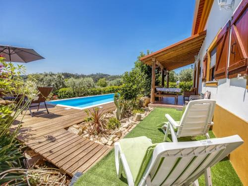 Camparca Haus | Carcavelos Villa with Pool