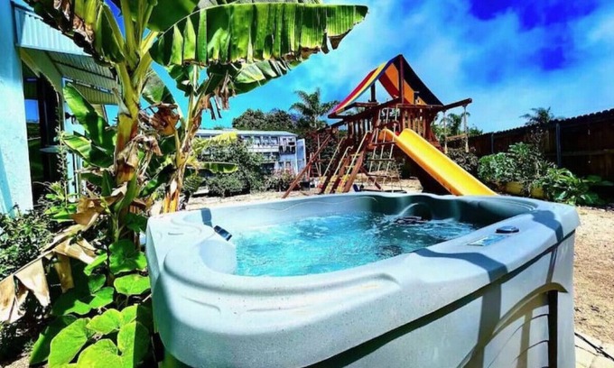 Olde Carlsbad Haus | Carlsbad Ocean Views Vista+Hotub