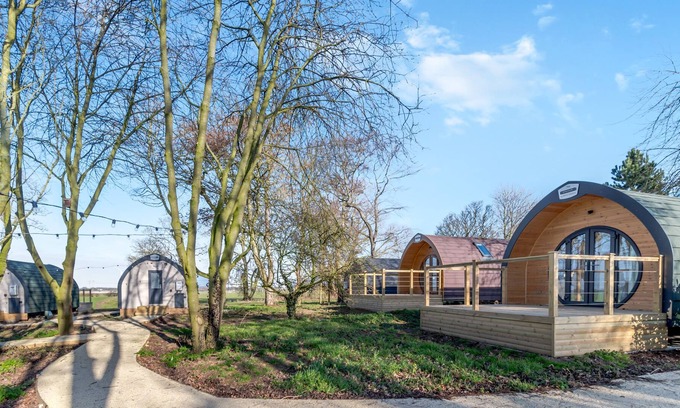 Mappleton Hütte | CARLTON MANOR POD 1, family friendly, with a garden in Aldbrough
