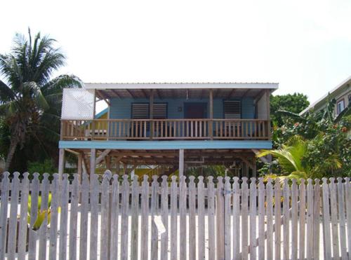 Caye Caulker Haus | Carolyn's Other House- Gold Standard Certified