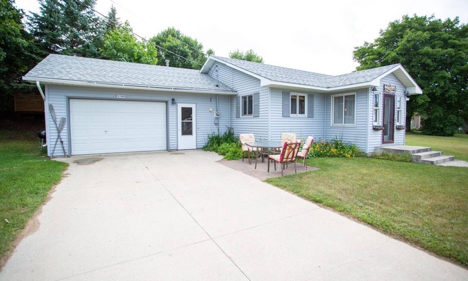 Grand Marais Haus | Carter's Cottage - 2BR/2BA cottage in Grand Marais walking distance to downtown