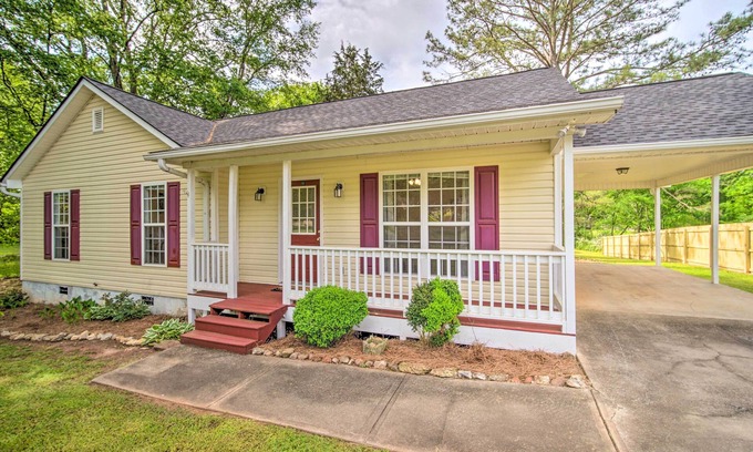 Euharlee Haus | Cartersville Family Home w/ Spacious Backyard