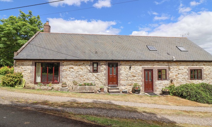 Littlebredy Hütte | CARTSHED COTTAGE, pet friendly, with open fire in Portesham