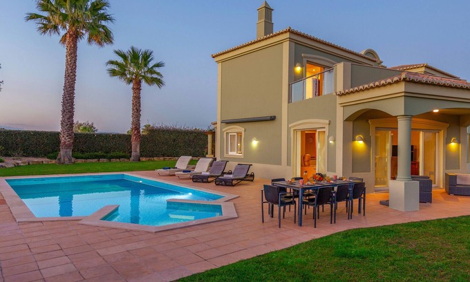 Estombar Villa | Carvoeiro Escape w/ Heatable Pool & BBQ