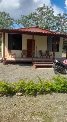 Parrita Haus | Casa a solo 20 minutos aproximadamente de Manuel Antonio Beach y a 10 minutos aproximadamente del centro de Quepos