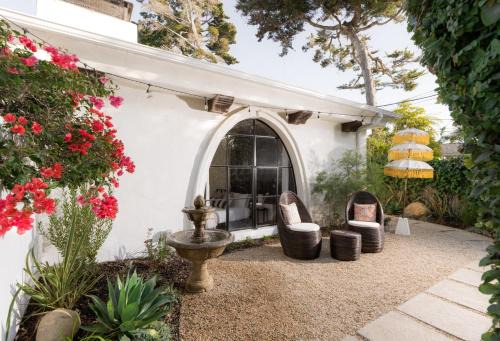 Montecito Haus | Casa Blanca Suite A1 - New, Private, Cozy!