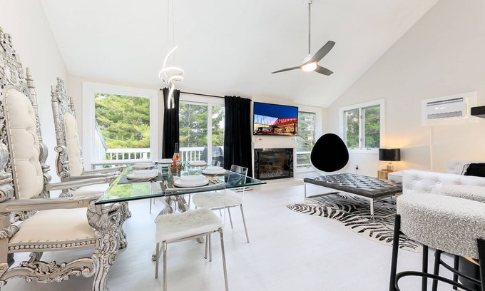 Acme Eigentumswohnung | ❦ Bequeme 3BDR Eigentumswohnung @ Hilltop - Großartige Lage !!