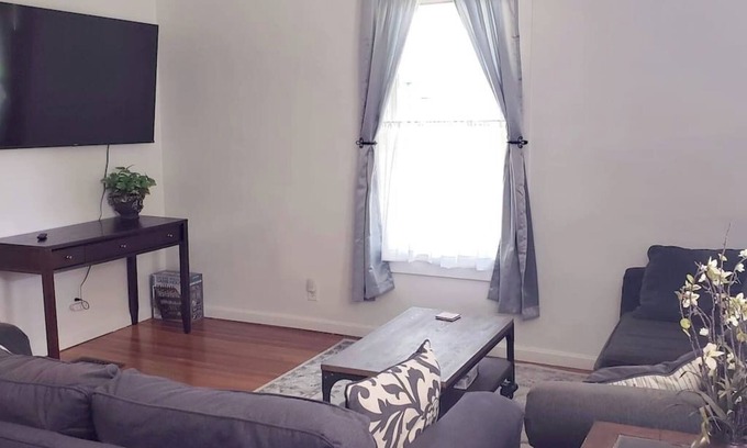 Bloomington Haus | Casa Bryan Park