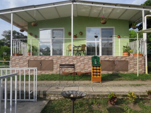 Montenegro Haus | Casa Campestre Bello Atardecer Cerca al Parque del Café con Piscina