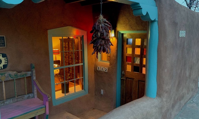 Taos Haus | Casa Carlos - Gehen Sie zum Plaza Hot Tub Authentic Adobe Taos Historic District