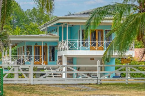 Parrita Haus | Casa Choucoune