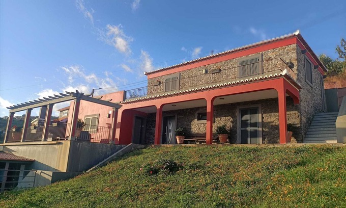 Tabua Haus | Casa com Boas Dimensões em Zona Calma