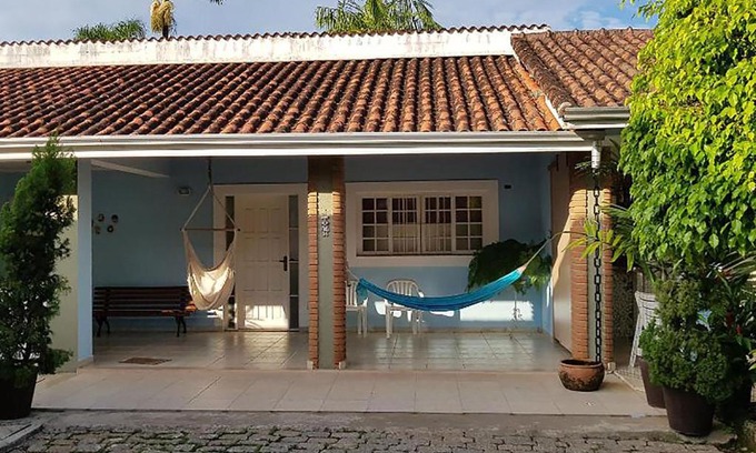 Centro Haus | Casa com churrasqueira no Centro de Caraguatatuba