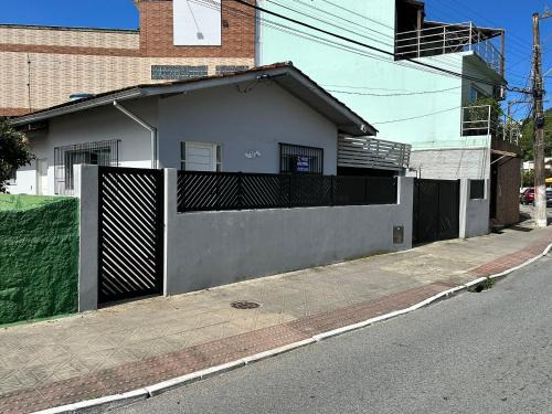 Barra da Lagoa Haus | Casa com suíte perto da praia