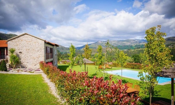 Arcos de Valdevez Wohnung | Casa com Vista Para a Piscina