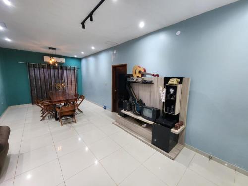 Encarnacion Haus | Casa con patio y quincho en Cambyreta Itapua