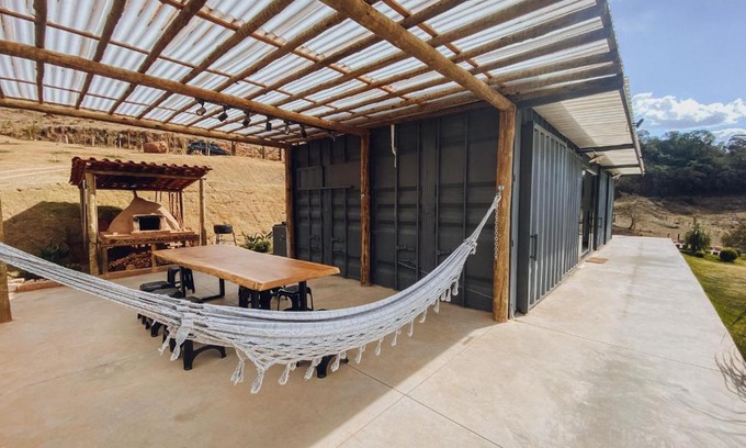 Bueno Brandao Villa | Casa Container com SPA e linda vista para a Serra da Mantiqueira