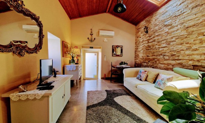 Azenhas do Mar Haus | Casa das Azenhas by Lisbon Village Apartments