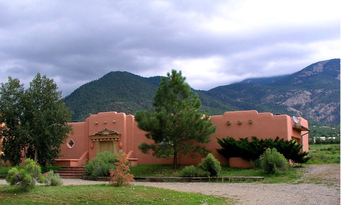 Arroyo Seco Haus | Casa de Esqui- upscale Los Altos mountain view pool tennis